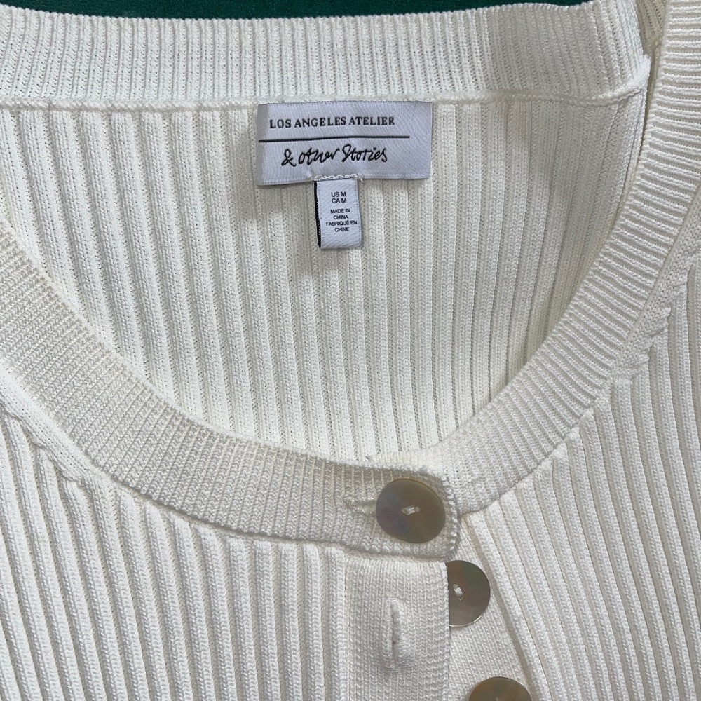 Cropped Shell Button Rib Knit - Picture 4 of 6